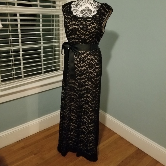 r&m richards long lace evening gown